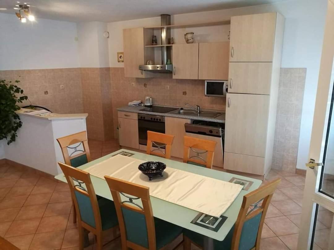 Apartmani Bosko Baraban Dugi Rat Esterno foto