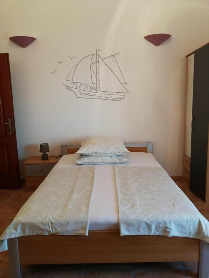 Apartmani Bosko Baraban Dugi Rat Esterno foto